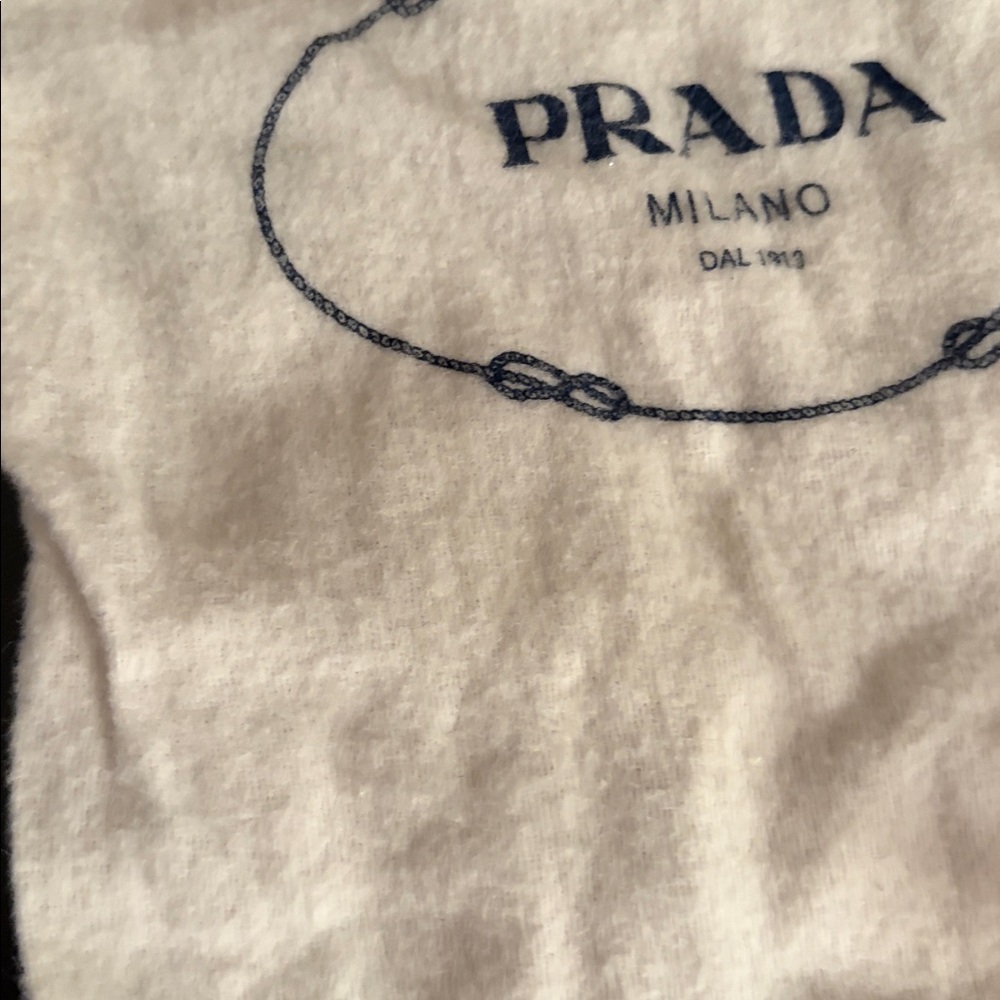 Two Prada dust bags - Picture 7 of 9